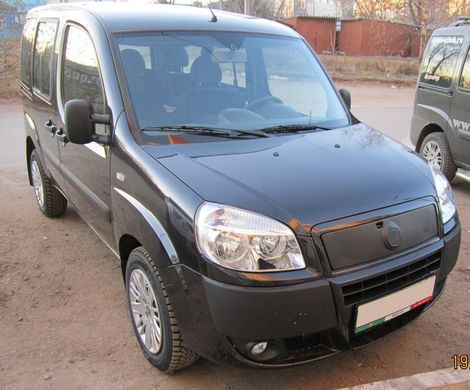 Зимняя накладка Fiat Doblo 2006-2012 верх, матовая AVTM FLMT0116