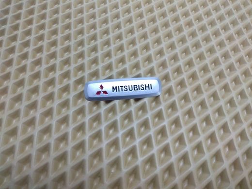 Шильдик (емблема) для килимків Mitsubishi