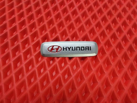 Шильдик на автомобильный коврик Hyundai (хундай) LGEV10264