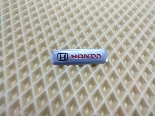 Шильдик (емблема) для килимків Honda