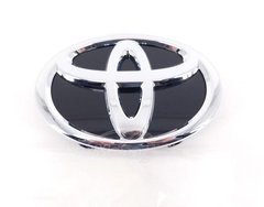 Емблема решітки радіатора Toyota Camry V70 '17-