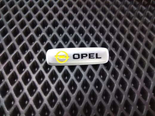 Шильдик (емблема) для килимків Opel