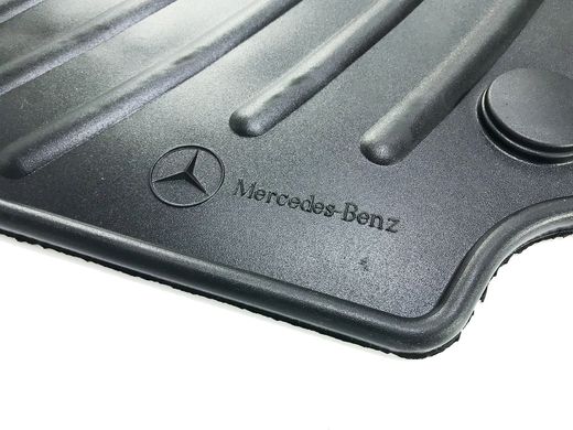 Оригінальні килимки Mercedes W204 C-Class 2007-2014 (комплект-4 шт) A20468010019G33