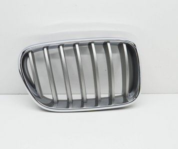 Решетка радиатора BMW X3 (F25) 2014-2017, правая, хромированная/серый металлик, AVTM, 181428992