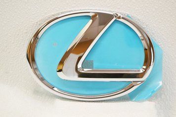 Емблема решітки радіатора Lexus LX 570 2012-/GX 460 2009-, 90975-02115