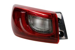 Левый задний фонарь Mazda 3 Sd 2013- внешний 216-19A1L-UE