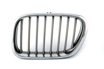 Решітка радіатора BMW X5 (Е53) 2000-2003, ліва хромована, ребра титан, AVTM, 1800959903