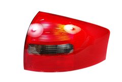 Правий ліхтар задній Audi A6 1997-2001 правий (червоно-димчастий) 441-1943R-UE