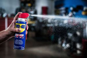 WD-40 добре відомий як мастило, але він має безліч інших революційних застосувань по всьому будинку.