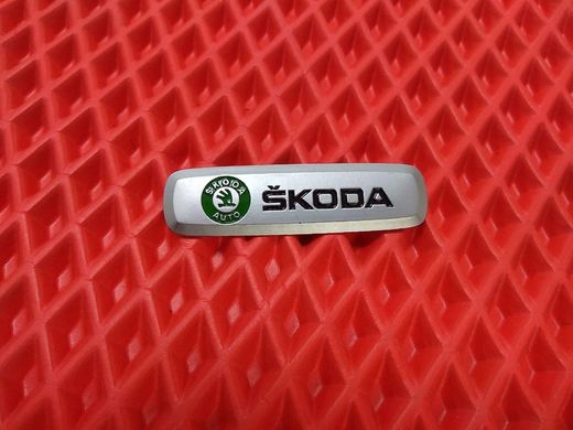 Шильдик на автомобильный коврик Skoda (шкода) LGEV10274